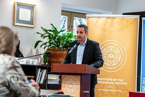 251126 - A hibrid munka-2